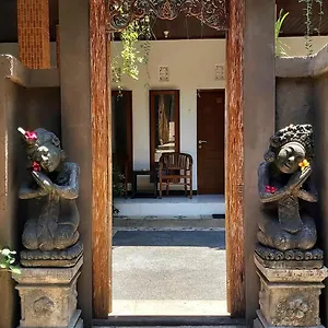 Genta House Pensión