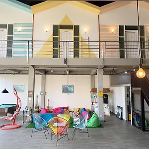 Hut Hostal
